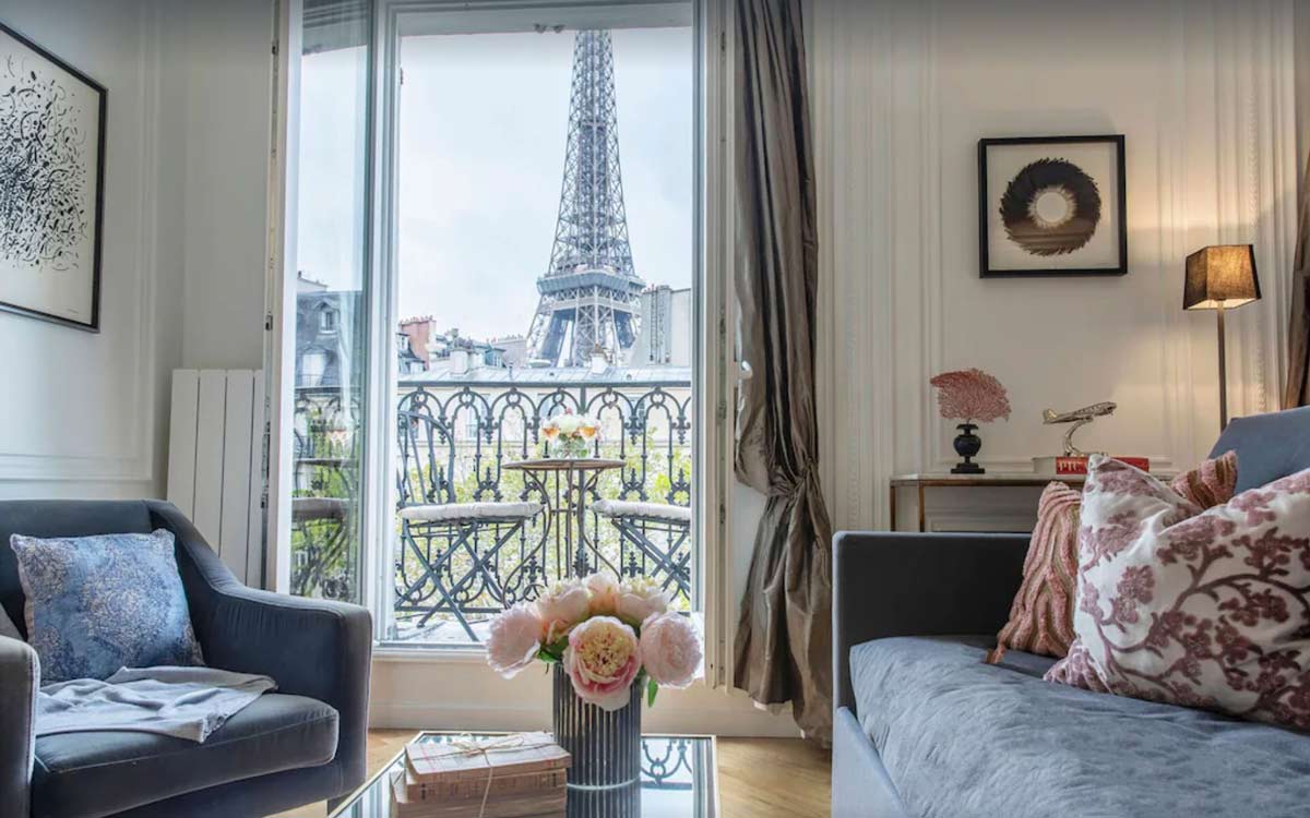 paris hotel with eiffel tower view