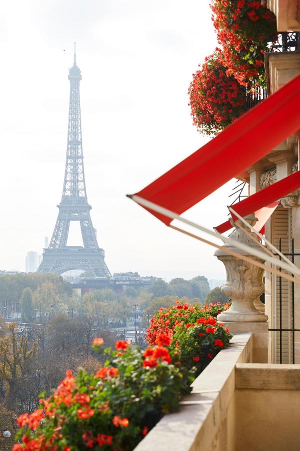 hotels in Paris with view of Eiffel tower