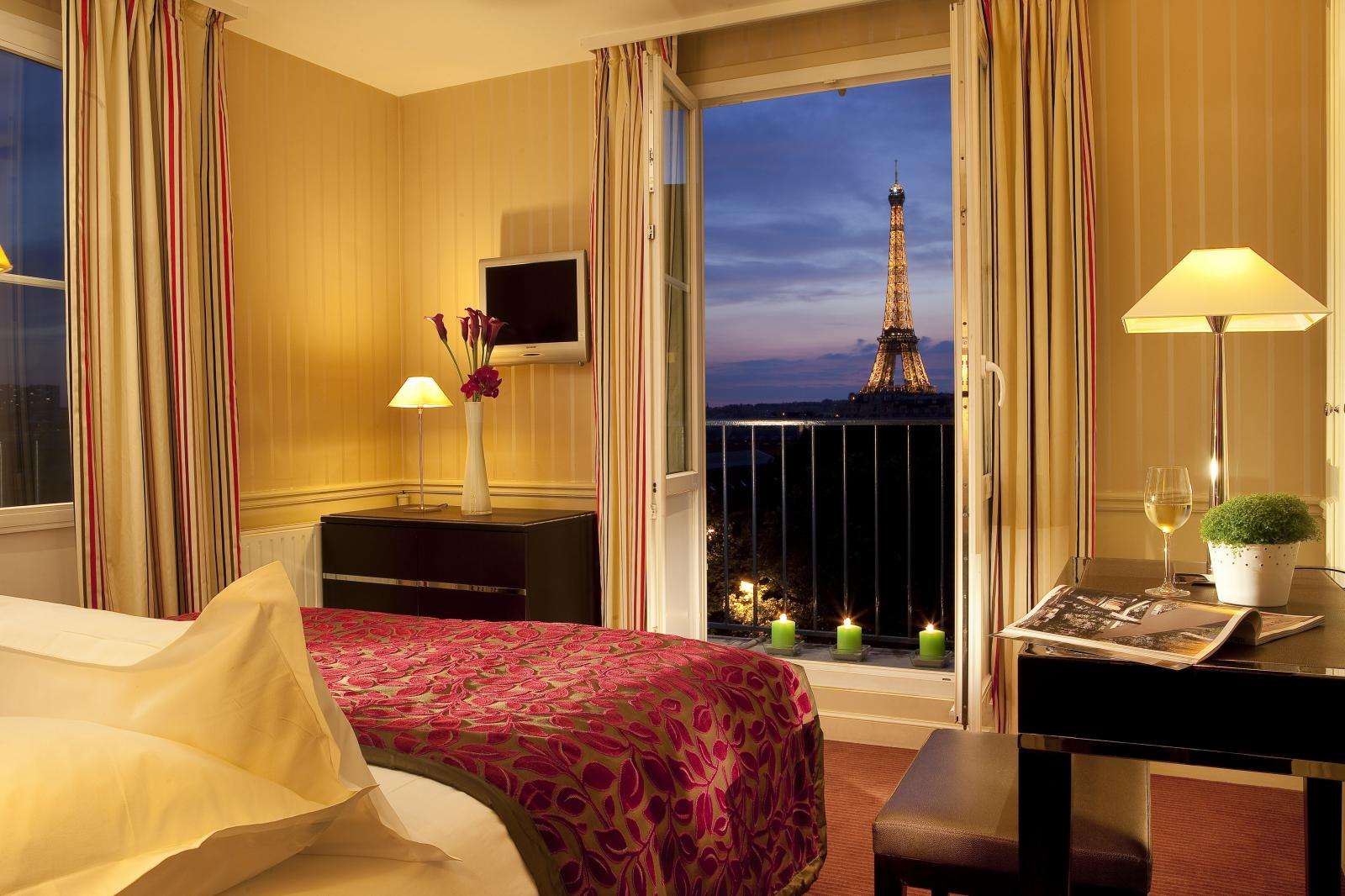 Paris hotels with Eiffel tower views 