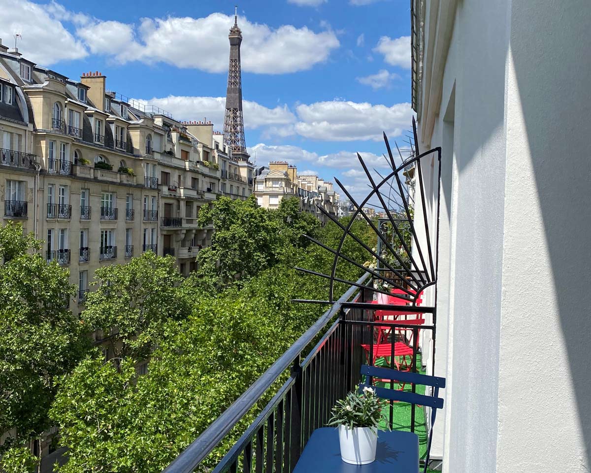 paris hotel with Eiffel Tower View
