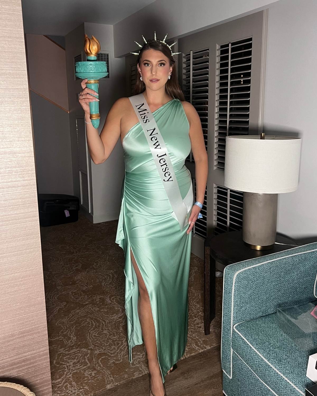 Miss Congeniality Statue of Liberty dress