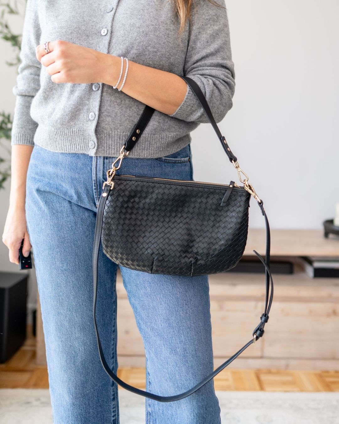 quince convertible leather bag, fall wardrobe, capsule wardrobe for fall, women's fall capsule wardrobe