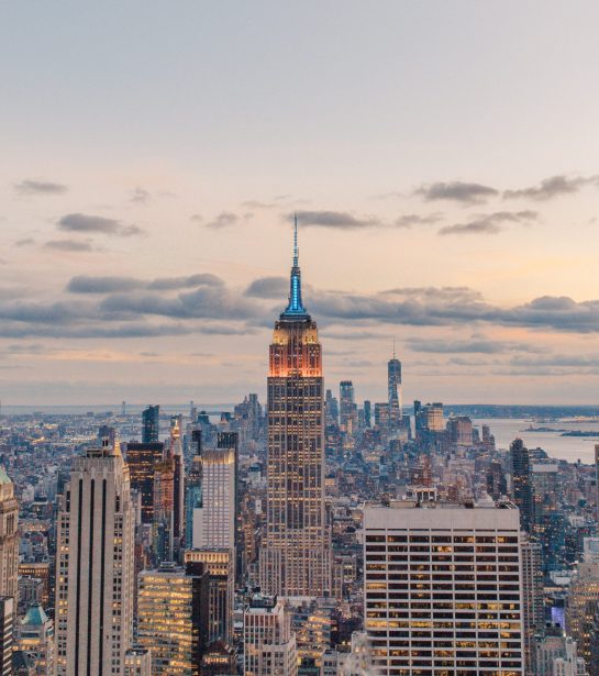 Photo Spots of the Empire State Building in NYC Instagram Approved | Dana Berez NYC Photography Ideas NYC rooftops ROCKEFELLER CENTER